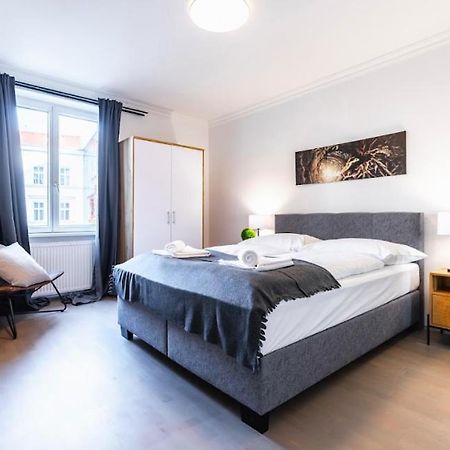 Experience Central Vienna From A Stylish And Modern Apartment Eksteriør billede