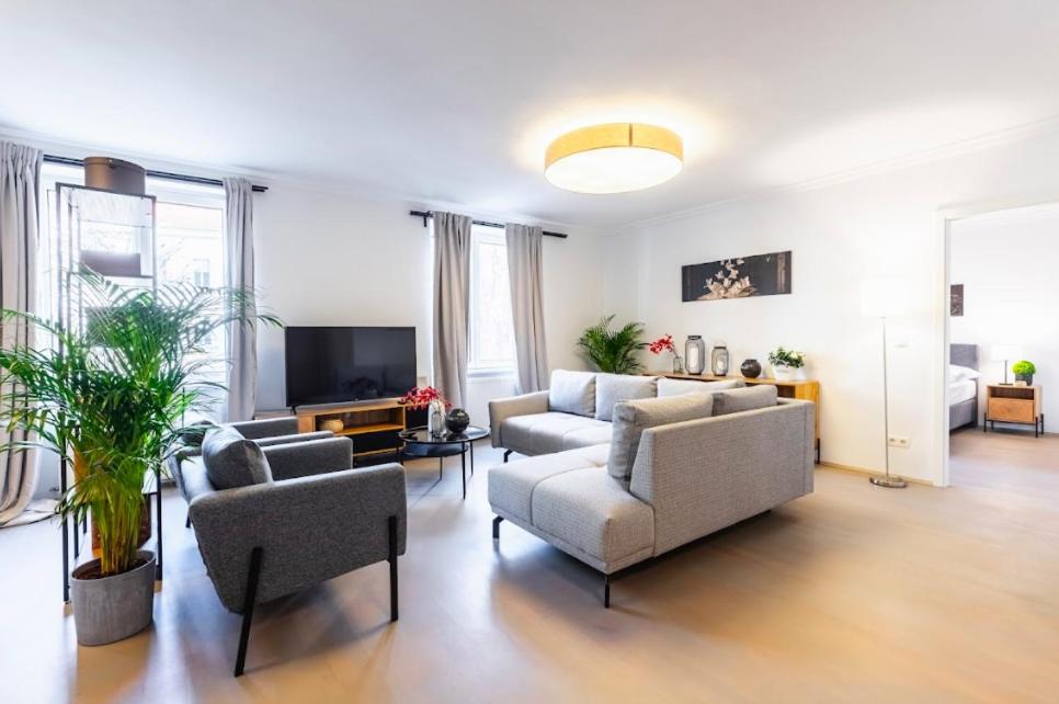 Experience Central Vienna From A Stylish And Modern Apartment Eksteriør billede