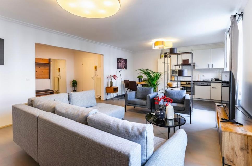 Experience Central Vienna From A Stylish And Modern Apartment Eksteriør billede
