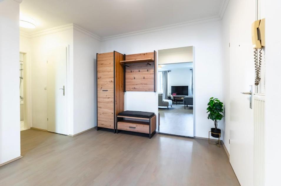 Experience Central Vienna From A Stylish And Modern Apartment Eksteriør billede